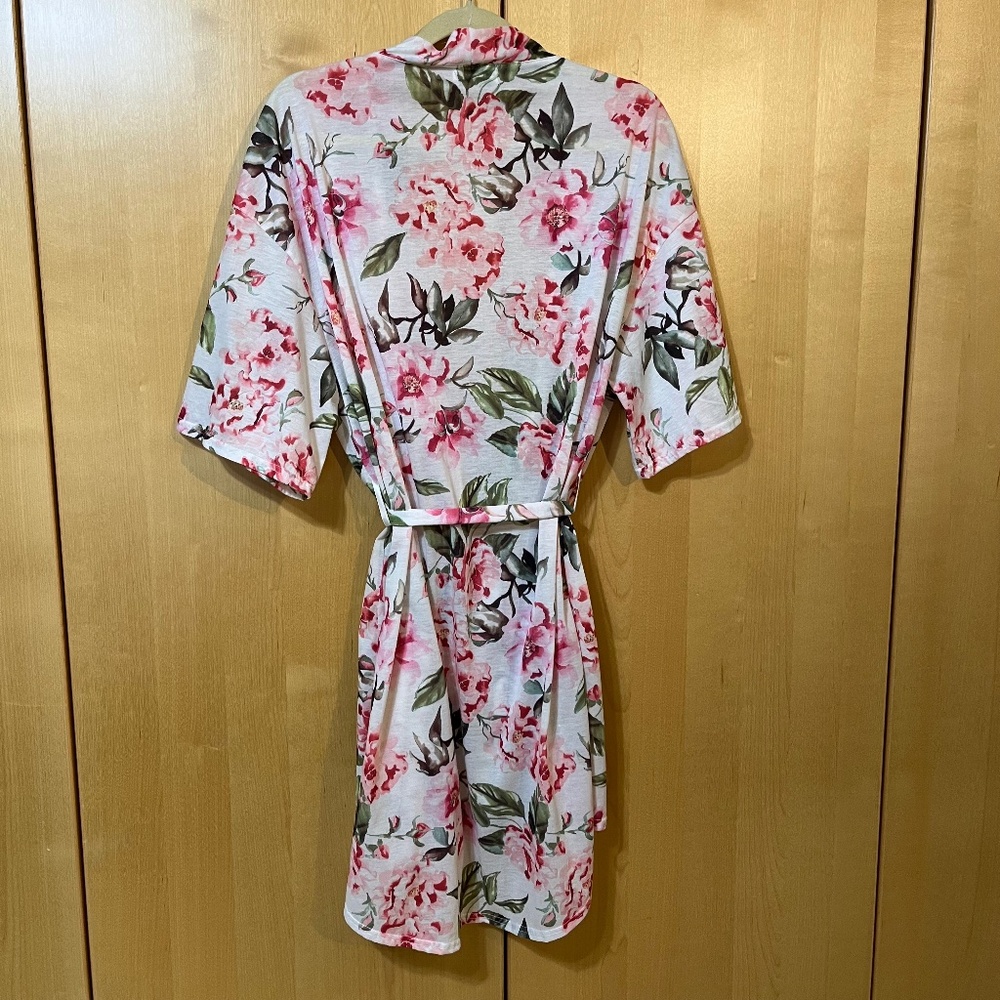 Floral Women's Robe with tie closure